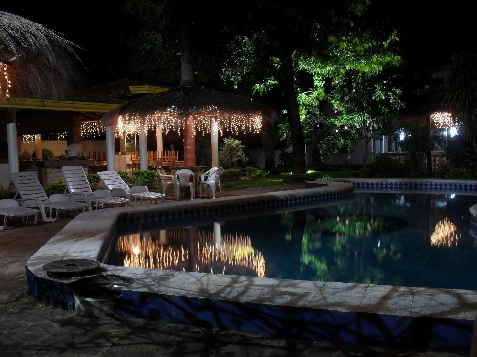 Ross Char Hotel Asunción Exterior photo