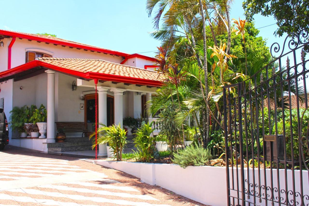 Ross Char Hotel Asunción Exterior photo